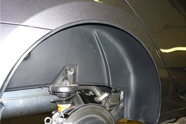 Ce material este cel mai bun pentru evazarile aripilor auto?