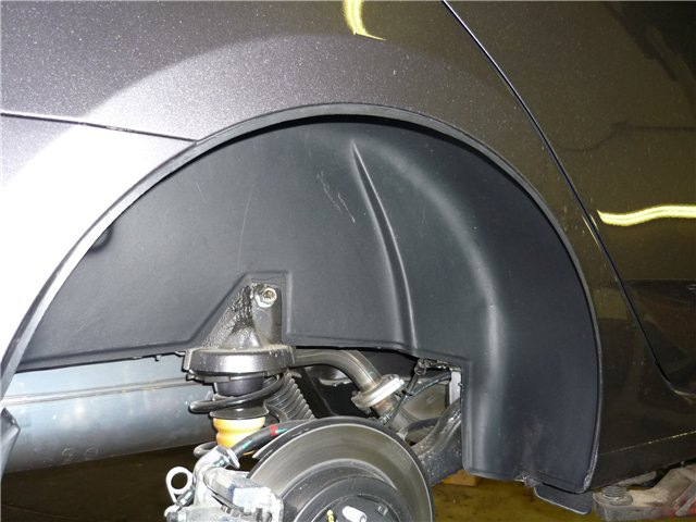 Ce material este cel mai bun pentru evazarile aripilor auto?