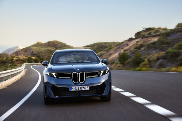 Recenzie a noului BMW iX3 2026: Era electrică a Neue Klasse Fotografie 2