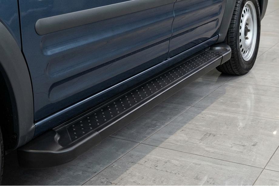 Ford Connect 2006–2009 Praguri Laterale Allmond Black (2 buc, Aluminiu) Image