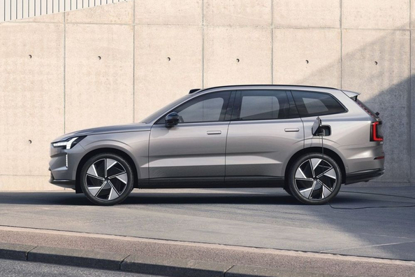 Recenzie Volvo EX90: Modelul electric emblematic al ingineriei scandinave Fotografie 3
