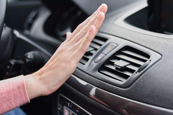 De ce aerul conditionat auto sufla slab: posibile cauze