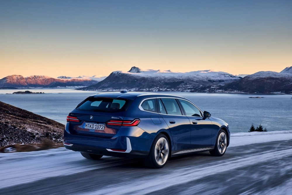 BMW 5 Series Touring (G61) 2024: Review break