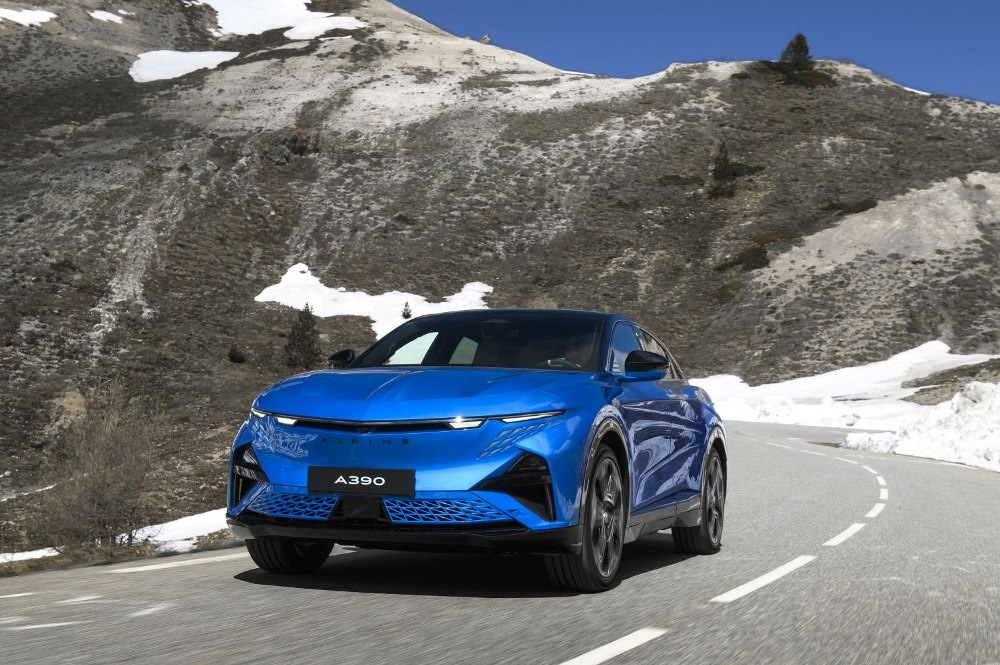 Test Alpine A390: Fastback electric cu dinamica de sportiva