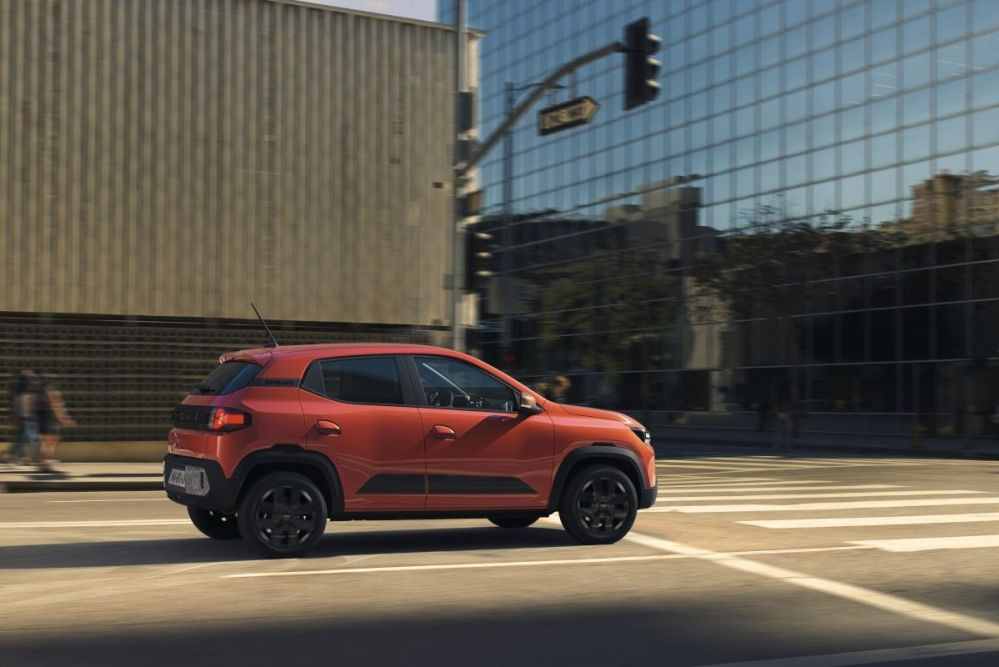 Review Dacia Spring 2024: Masina electrica accesibila cu stil actualizat