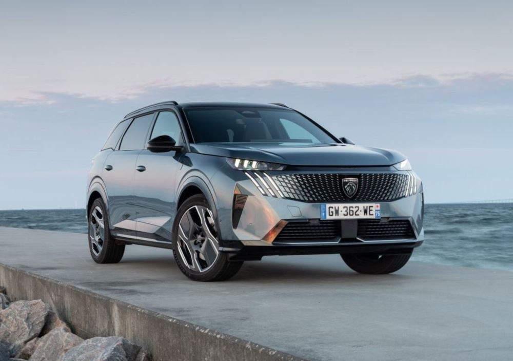 Prezentare Peugeot 5008 hibrid a treia generatie