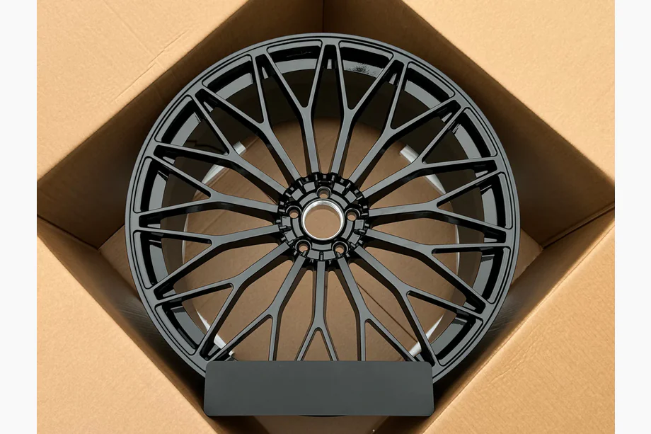 Lamborghini Urus 2018- Jante forjate OEM R23 V7 (Set 4 buc) Image