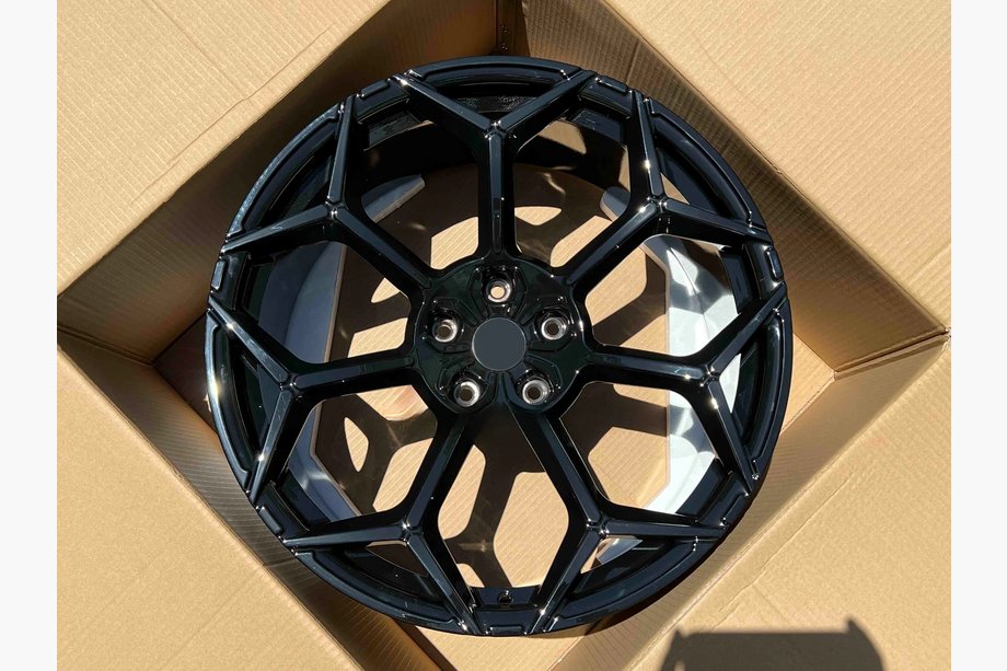 Lamborghini Urus 2018- Jante forjate OEM R23 V8 (set 4 buc) Image