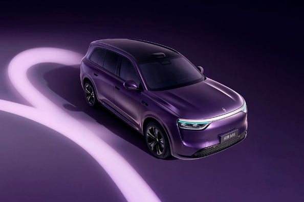 Prezentare versiune electrica SUV AITO M8 Fotografie 4