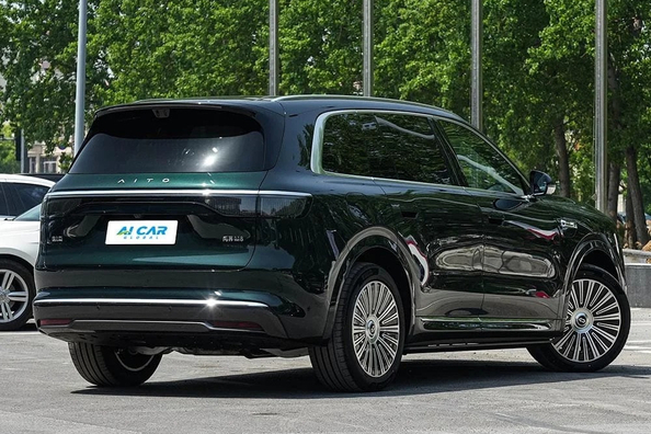 Prezentare versiune electrica SUV AITO M8 Fotografie 2