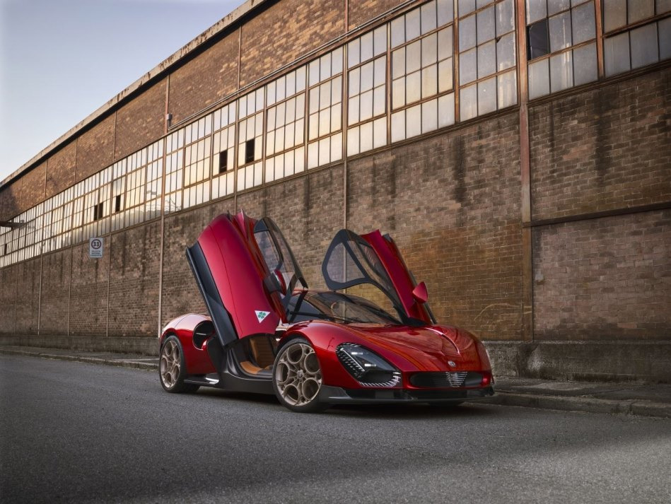 Review Alfa Romeo 33 Stradale 2023