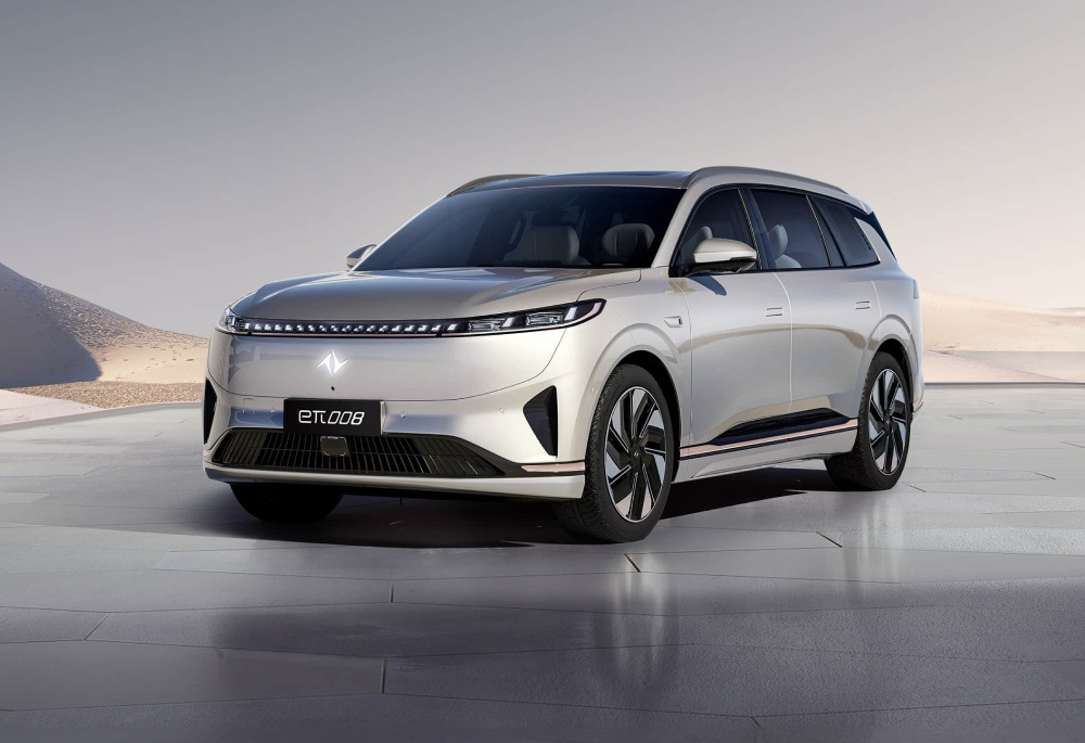 Review DongFeng eπ 008: SUV spatios pentru toata familia