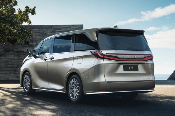 Prezentare Lexus LM a doua generatie: Varful confortului VIP Fotografie 2