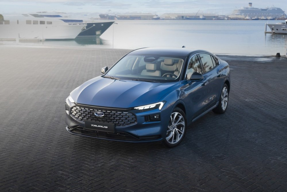 Ford Taurus a opta generatie: review al sedanului confortabil