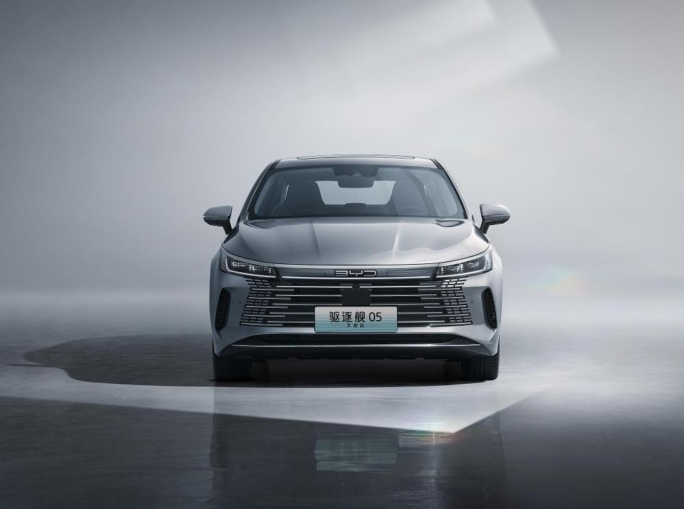 BYD Destroyer 05 DM-i: review al sedanului hibrid 2024