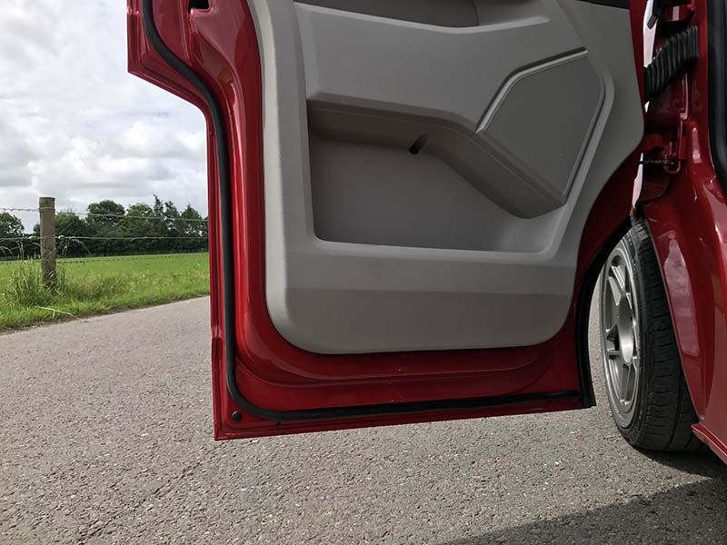 Etansari suplimentare pentru usile auto: confort si liniste
