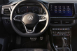 Noul Volkswagen T-Cross: SUV compact pentru oras foto 5