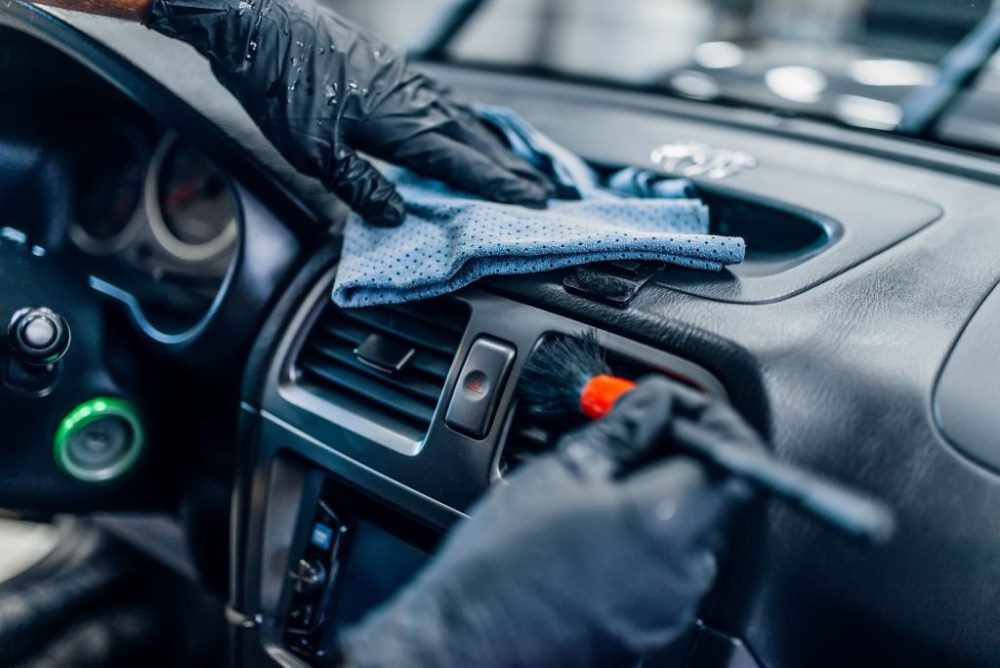 Detailing interior facut acasa: este posibil un rezultat profesional?