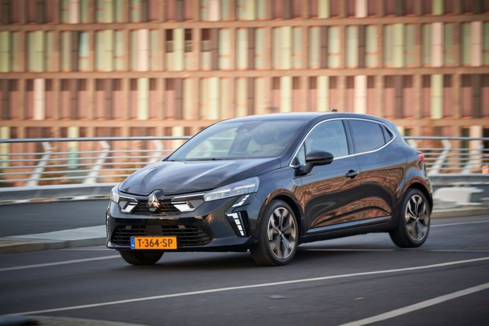 Mitsubishi Colt 2023–2025: review complet cu poze si date tehnice