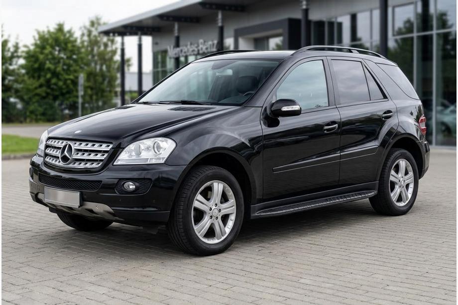 Mercedes ML W164 2005-2011 Praguri Laterale Bosphorus Black (2 buc, Aluminiu) Image