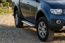 Mitsubishi L200 2006-2015 Praguri Laterale Line (2 buc, Aluminiu) foto 1