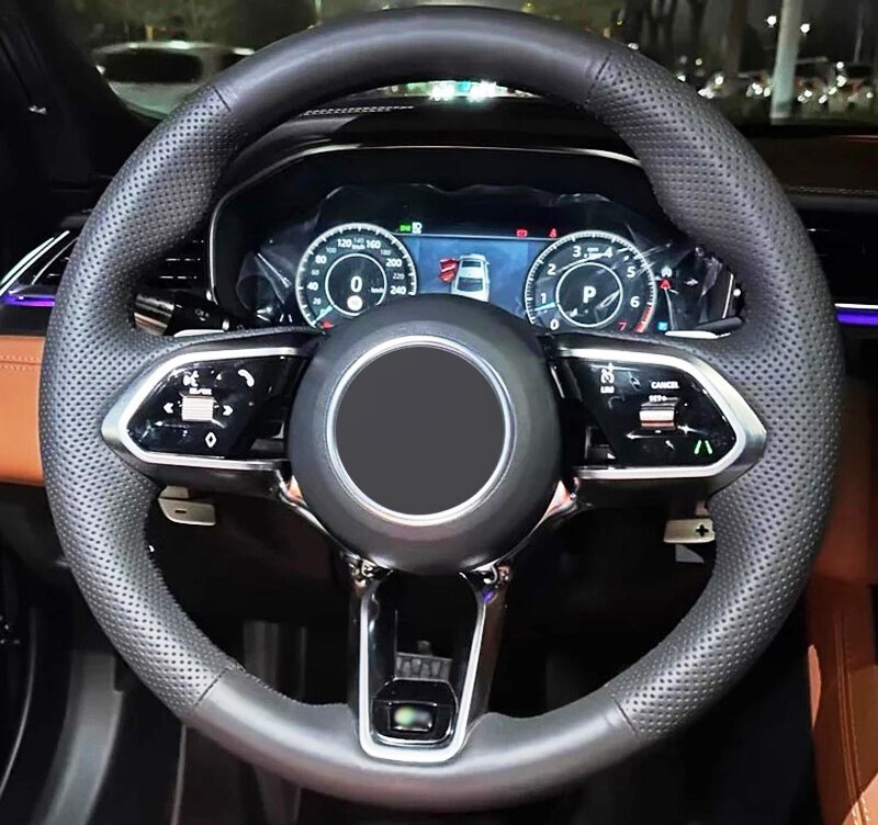 Retapitare volan: Alcantara, piele sau ecopiele – care este mai durabila?