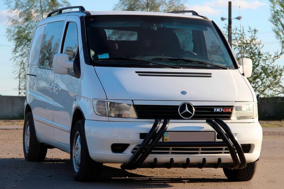 Mercedes Vito W638 1996-2003 Bull bar Kelebek WT011 Black (otel inoxidabil) Foto 1