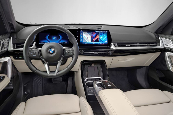 Prezentare BMW iX1 (U11): SUV electric compact premium Fotografie 5