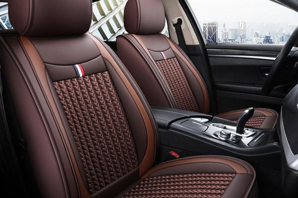 Ce este mai bine: huse sau protectii pentru scaune auto?