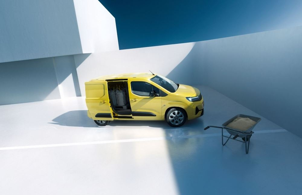 Review Opel Combo Cargo: Furgon compact practic