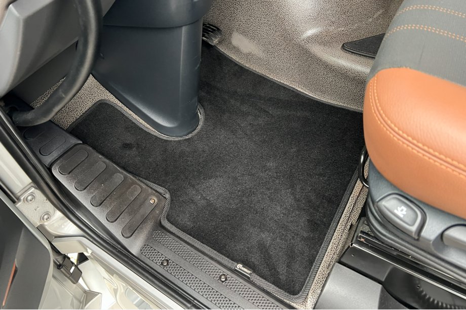 DAF XF106 2013-2017 Covorase textile Premium (Negru) Image