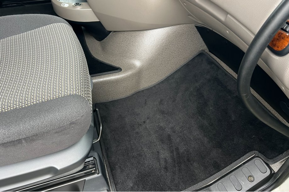DAF XF105 2005-2013 Covorase textile Premium (Negru) Image