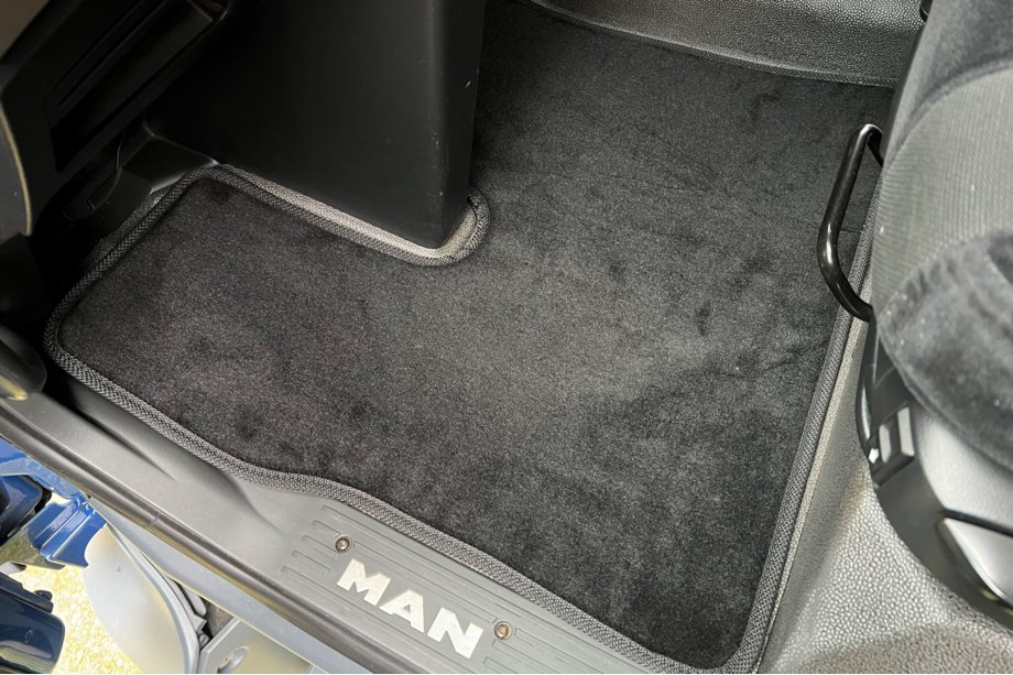 MAN TGX 2020- Covorase textile Classic (Negru) Image