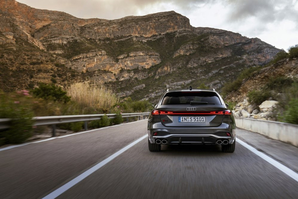 Prezentare Audi S5 Avant: Break dinamic cu motor V6 puternic si sistem mild hybrid Fotografie 4