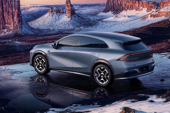 Prezentare XPeng G7: SUV electric inteligent cu tehnologii AI Fotografie 3