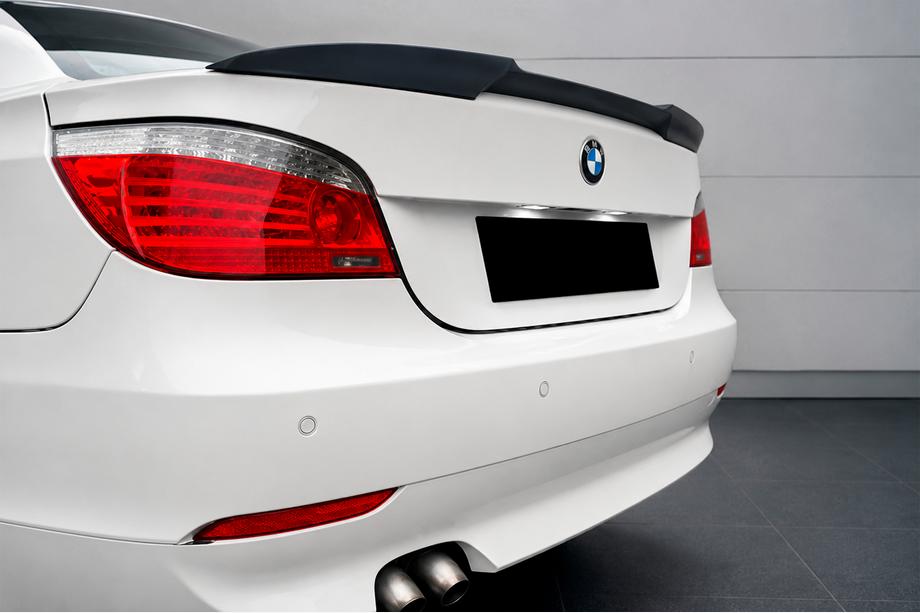 BMW 5 Series E60/E61 2003-2010 Spoiler M4-Style V-2 (Negru Lucios) Image