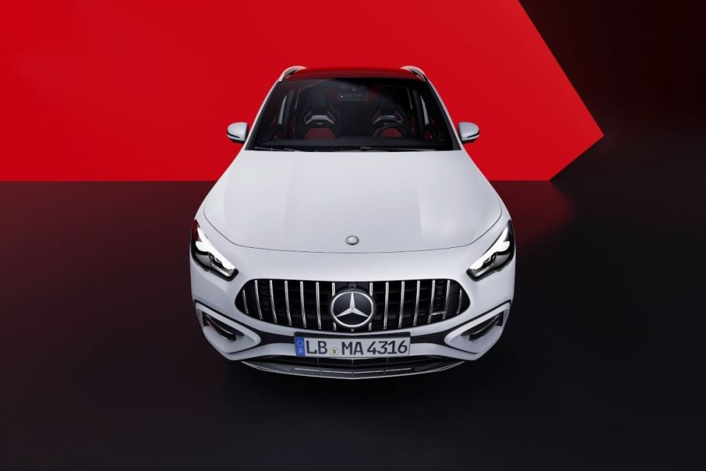 Test Mercedes-Benz GLA (H247): crossover compact premium