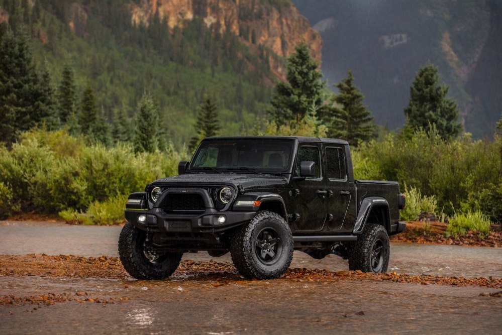 Test Jeep Gladiator Willys 2024: pickupul legendar off-road in stil reinnoit