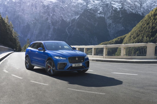 Test Jaguar F-Pace SVR: super SUV britanic cu motor V8