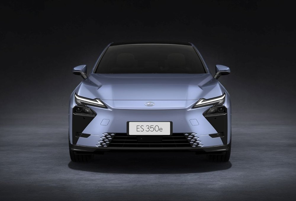 Lexus ES BEV: sedan premium complet electric pentru 2026