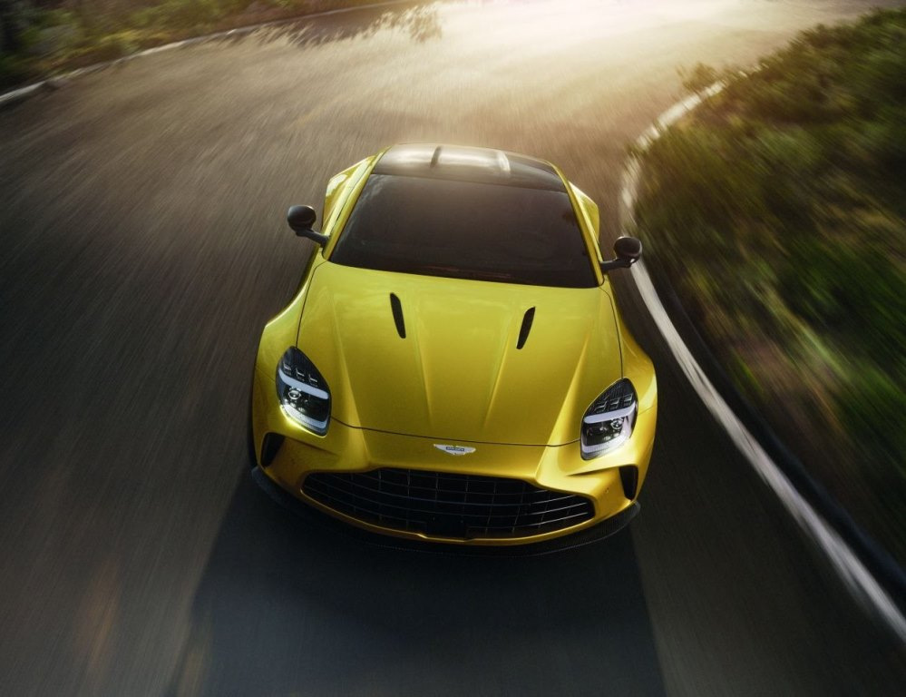 Testul sportivei britanice Aston Martin Vantage 2025