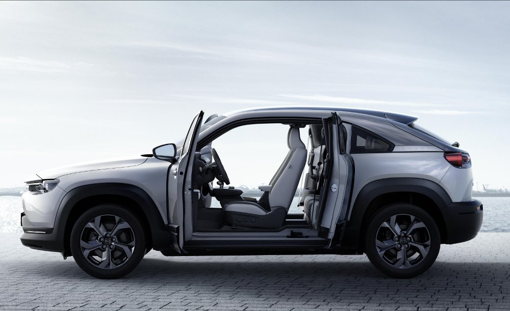 Mazda MX-30: crossover cu generator rotativ si design minimalist