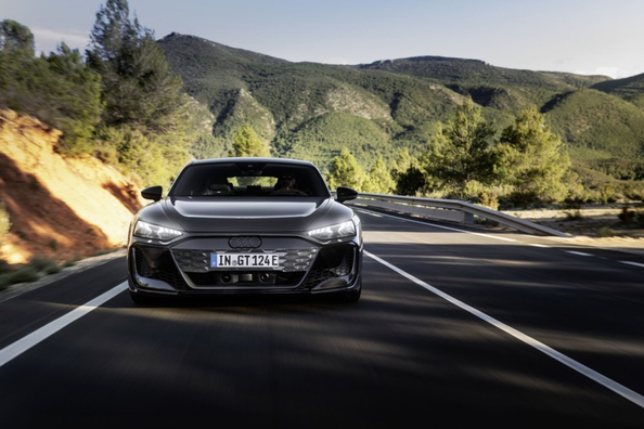 Audi RS e-tron GT 2025 — gran turismo electric de clasa premium Fotografie 2