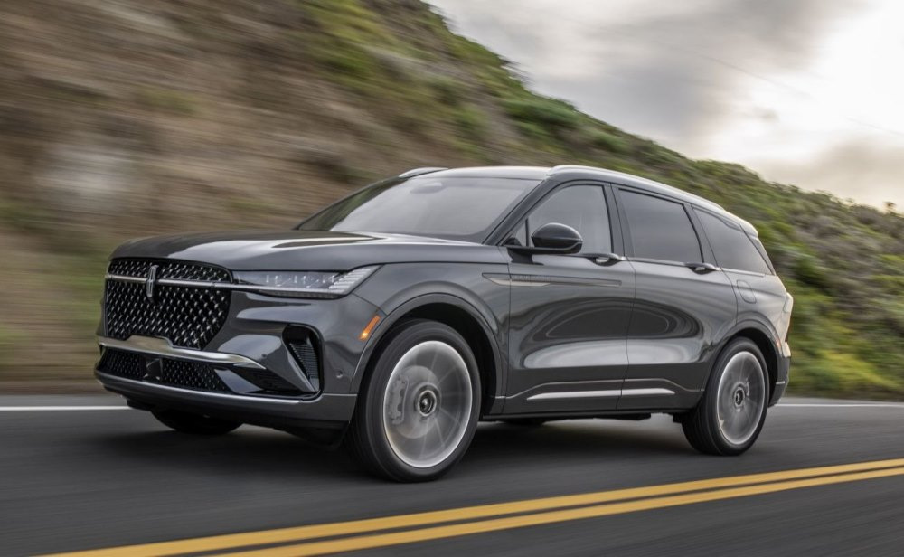 Test Lincoln Nautilus 2025: lux si tehnologie in clasa medie