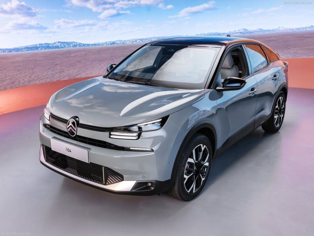 Citroën e-C4 — confortabil crossover-hatchback electric urban