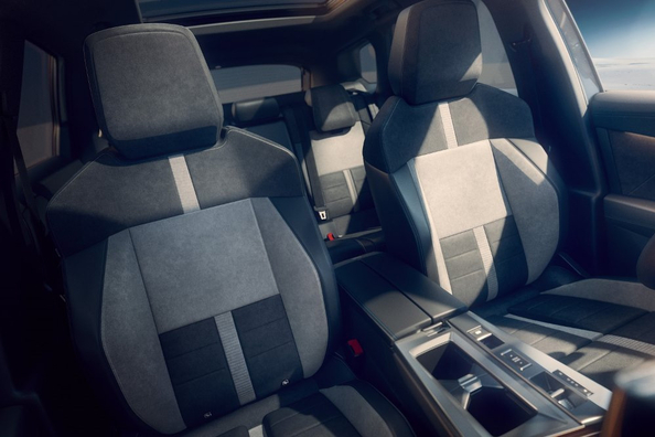 Review al crossoverului electric modern Opel Grandland Electric Fotografie 5