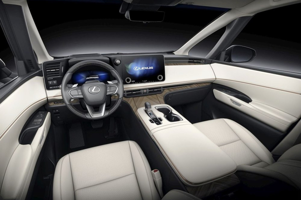 Lexus LM 500h: minivan hibrid de lux pentru transport VIP Fotografie 5