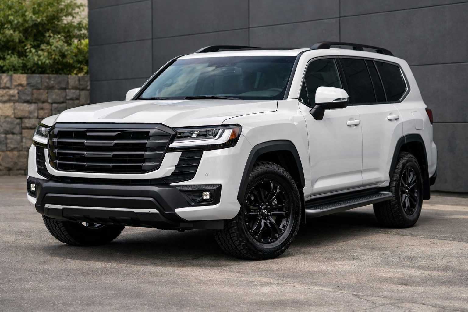 Ce sa montezi prima data pe Toyota Land Cruiser 300: praguri, grila sau detalii