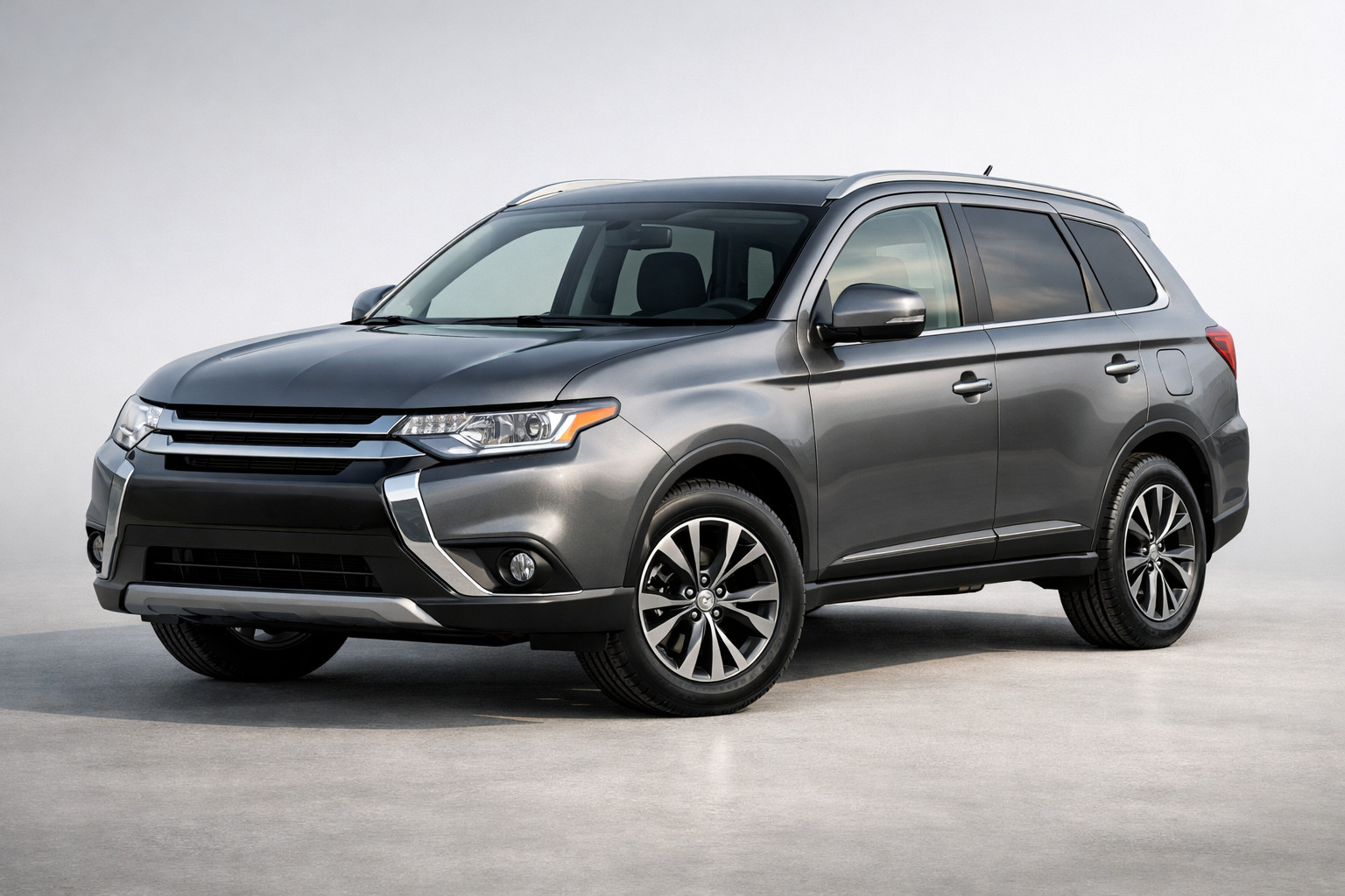Review Mitsubishi Outlander 2012-2021: crossover de familie calm, cu caracter