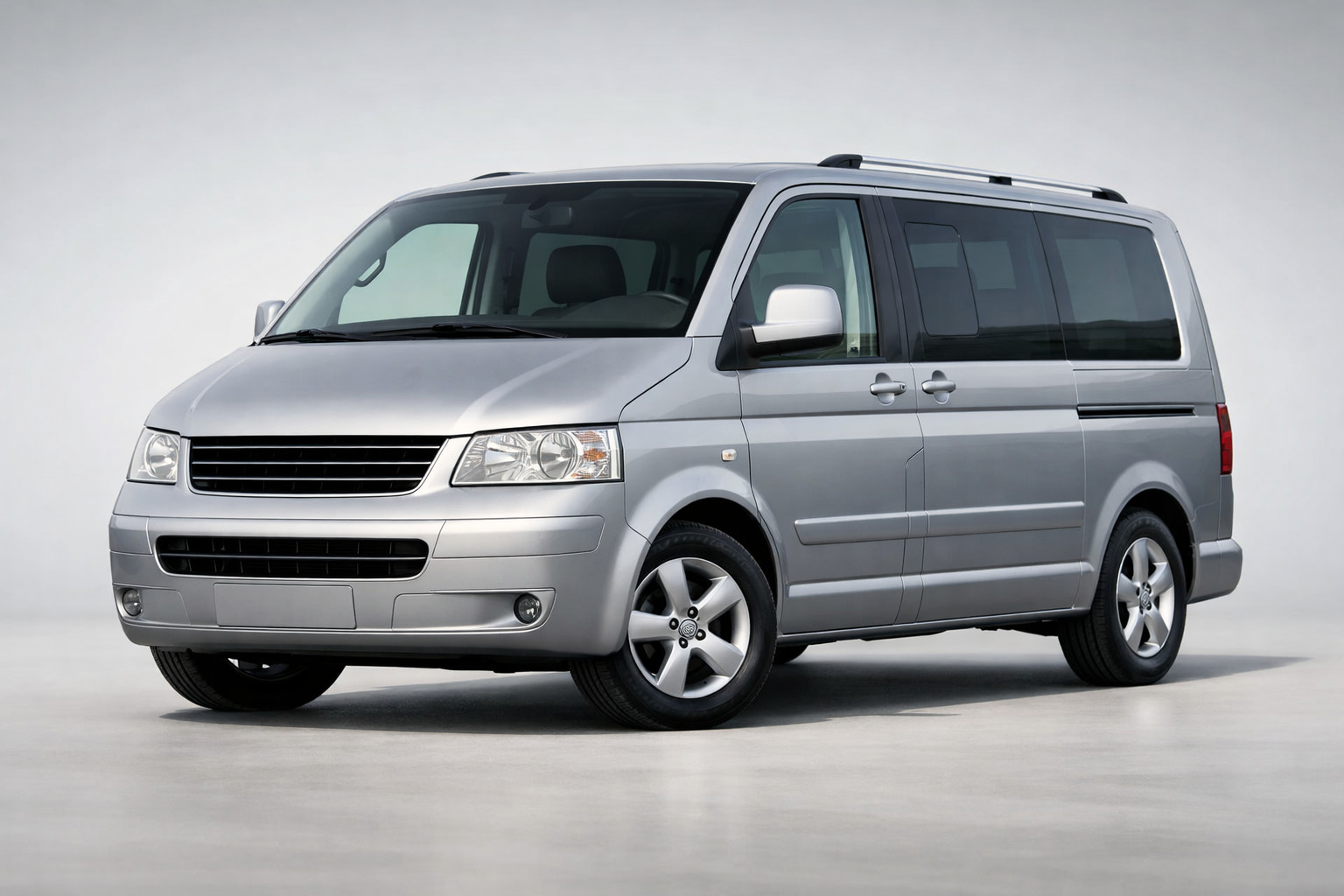 Review Volkswagen T5 Multivan 2003–2010: vanul care inca tine piata